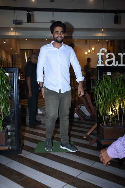 Mumbai: Actor Jackky Bhagnani seen at a Bandra cafe in Mumbai on March 2, 2020. (Photo: IANS)