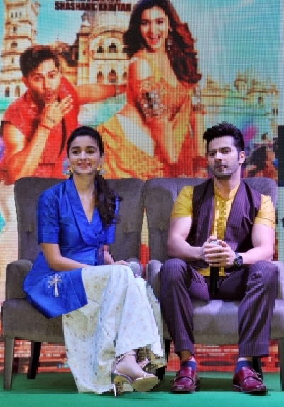 Kolkata: Actors Varun Dhawan and Alia Bhatt during a press conference organsied to promote 