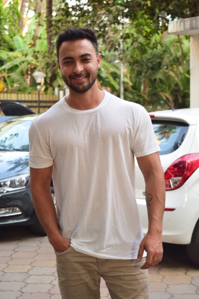 Mumbai: Actor Aayush Sharma seen at Juhu in Mumbai on March 18, 2020. (Photo: IANS)