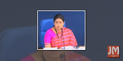 #TwitterAntakshari: Smriti Irani says K.Jo's fave 'Lag ja gale' is wrong song right now