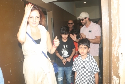 Sussanne Khan with her children Hrehaan Roshan and Hridhaan Roshan, ex-husband Hrithik Roshan. (Photo: IANS)