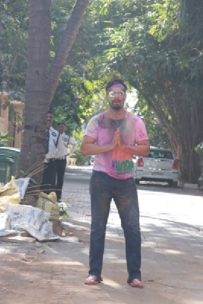 Ayushmann Khurrana, Varun Dhawan, Bhumi Pednekar, Sonam Kapoor, Karan Johar and Rajkumar Hirani are among Bollywood celebrities to lend their support to #iStandWithHumanity, an initiative aimed at helping the industry