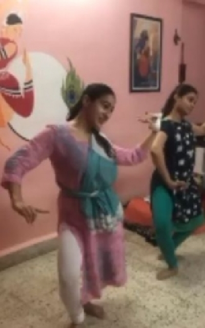 Sara Ali Khan performing odissi dance.