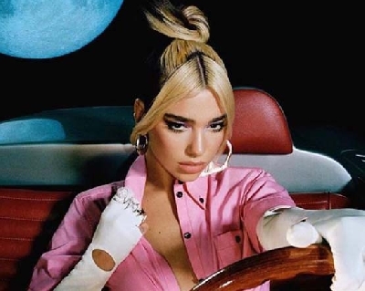 Dua Lipa cuts down smoking to protect voice.