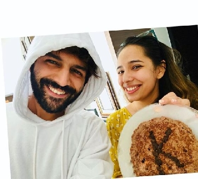 Kartik bakes birthday cake for sister amid lockdown.