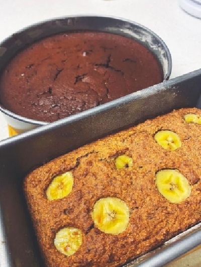 Alia Bhatt bakes banana bread.
