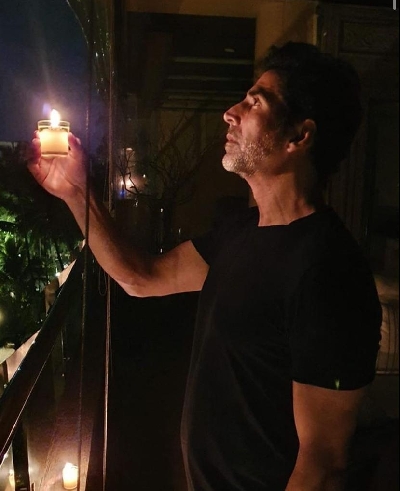 B-Town switches off and lights up to thank Corona Warriors.