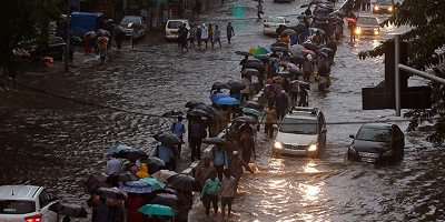 Bollywood Celebrities On Mumbai Monsoon Rains