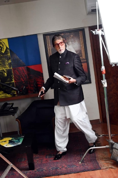 Big B: Smartphones are 'the invention of the times'.