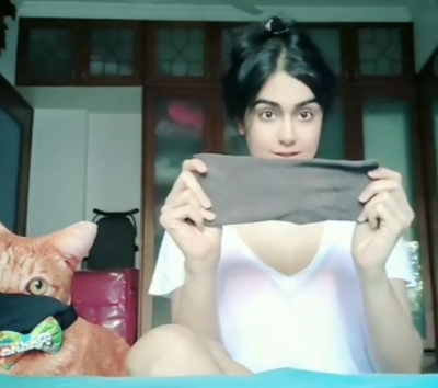 Adah Sharma gives tutorial on how to masks at home.