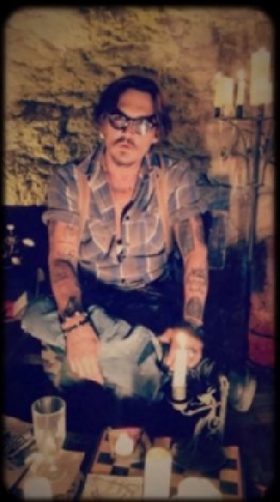 Johnny Depp makes Instagram debut.