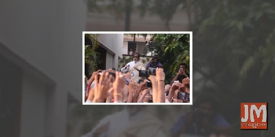 Big B misses the crowds outside his bungalow on Sundays