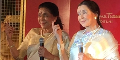 Asha Bhosle Wax Statue Unveiled At Madame Tussauds, Delhi