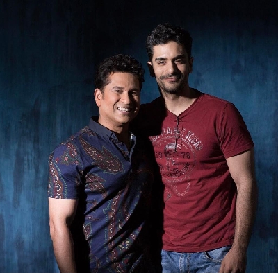 Sachin Tendulkar's 47th b'day: B-Town wishes the Master Blaster.