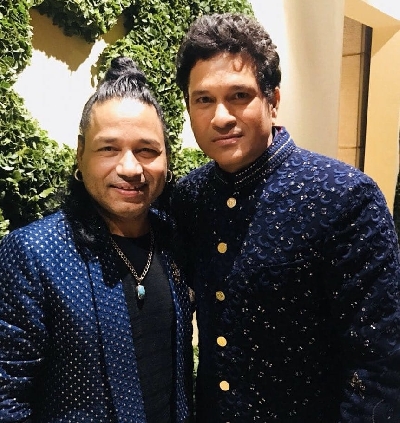 Sachin Tendulkar's 47th b'day: B-Town wishes the Master Blaster.