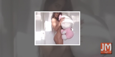 Poonam Pandey booked for lockdown violation