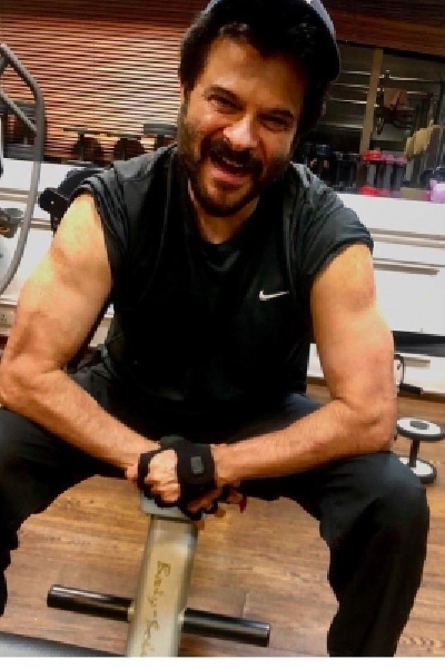 Anil Kapoor stresses on importance of mental health to fight COVID-19.