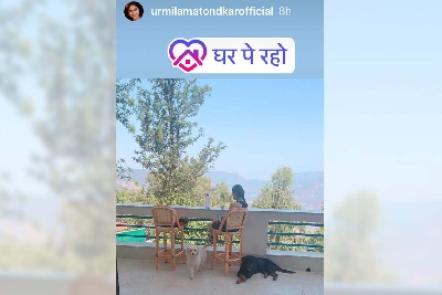 Urmila Matondkar says 'ghar pe raho'.