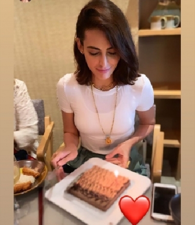 Mandana Karimi celebrates birthday virtually.