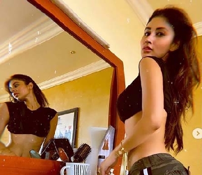 Lockdown diaries: Mouni Roy hits 'G.I Jane' mode.