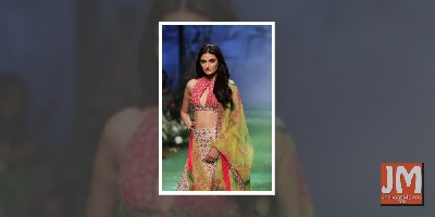 Ileana posts a b'day wish for 'little baby' sister Eileen