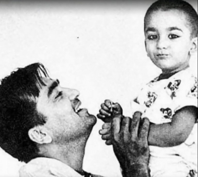 Sanjay Dutt remembers dad Sunil Dutt on 15th death anniversary.