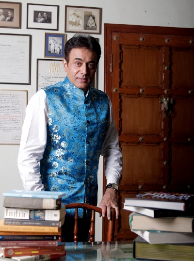 When Hema Malini and Roopa Ganguly failed to recognize Nitish Bharadwaj.