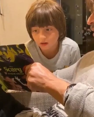 SRK celebrates son AbRam's b'day by narrating 'scary' stories to him.