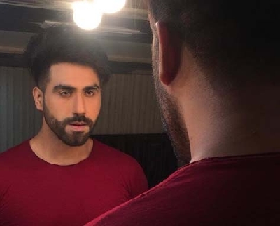 Anuj Kohli distributes masks, sanitisers to underprivileged in Capital.