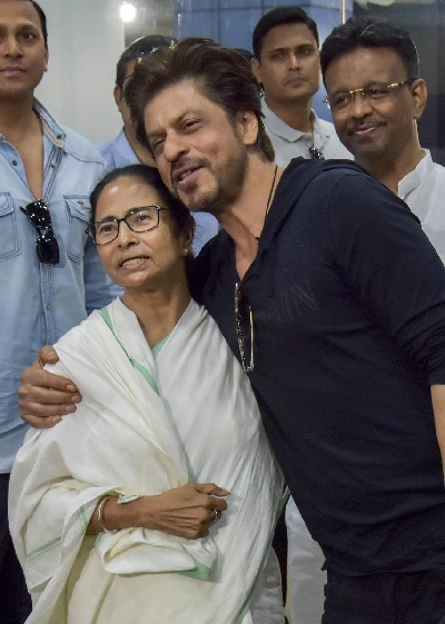 Shah Rukh, Gauri come forward to support people affected by Cyclone Amphan.