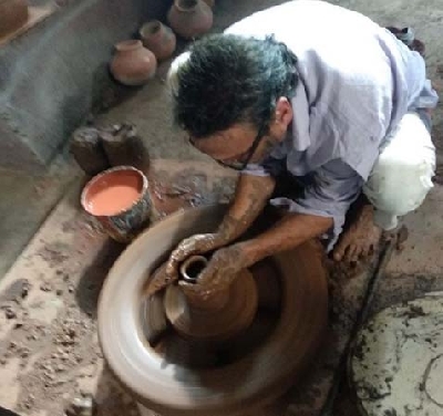 Jackie Shroff tries his hand at pottery.
