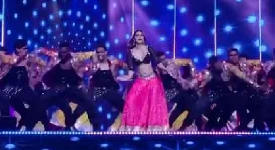 Kriti Sanon: Miss performing on stage.