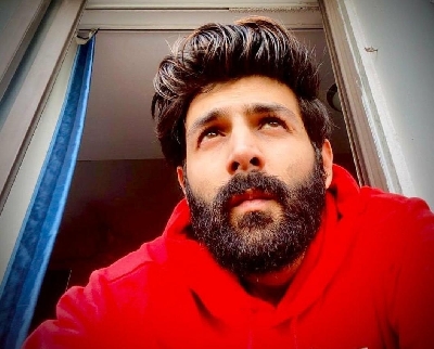 Kartik Aaryan: 'Daadhi bula rahi hai.