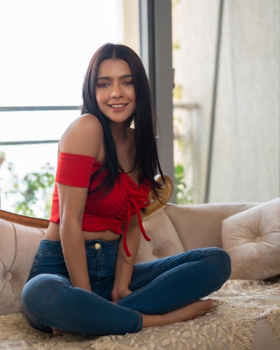 Ex-Miss India Ruhii Singh: Pathetic to physically intimidate your partner.