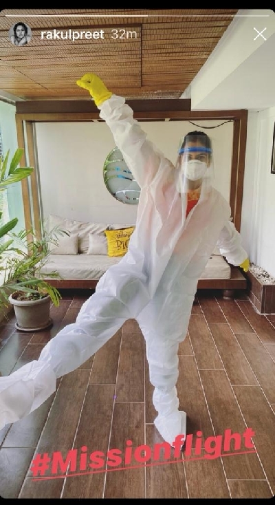 Rakul Preet Singh travels to Delhi fully covered up.