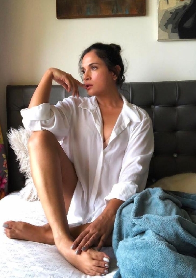 Richa Chadha questions non-payment of salary to Delhi doctors.