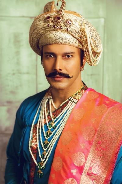 Rajniesh Duggal trains under Birju Maharaj for Bajirao Mastani musical.