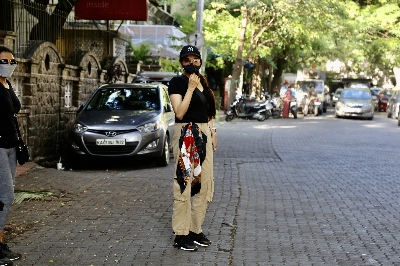 Mumbai: Actress Madhoo Shah seen at Bandra in Mumbai on June 24, 2020. (Photo: IANS)