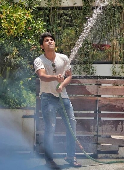 Allu Sirish's 'south Indian bachelor starter pack'.