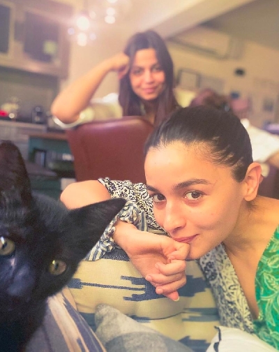 Alia Bhatt's cat Juniper can take selfies!.