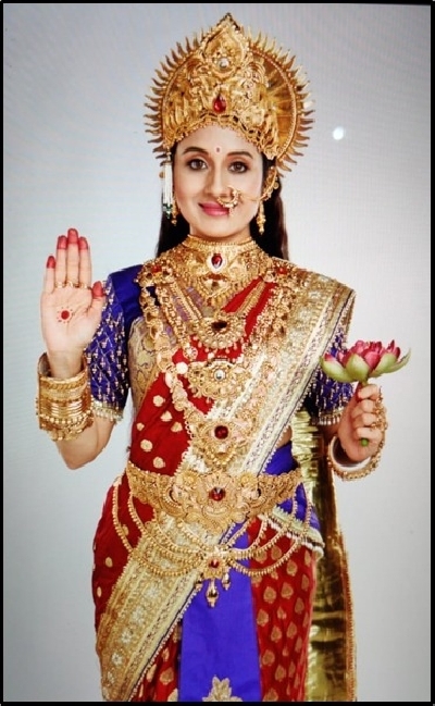 Covid-19 effect: Paridhi Sharma turns make-up artist, chef.