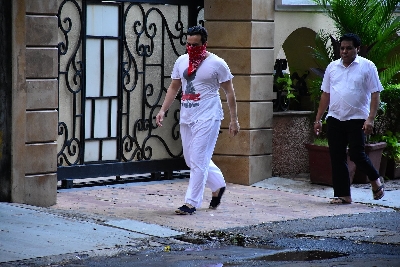 Mumbai: Actor Saif Ali Khan seen at Bandra in Mumbai on July 10, 2020. (Photo: IANS)