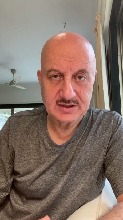 Anupam Kher's mother, brother Raju Kher test COVID-19 positive.