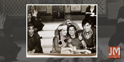 Farah Khan tries to 'embarrass' Twinkle Khanna with old pics