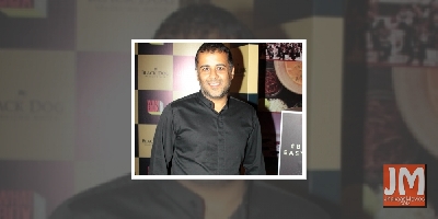 Chetan Bhagat: Vidhu Vinod Chopra drove me close to suicide