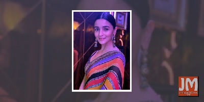 Alia and Shaheen are 'two sweet peas' enjoying a pink sunset