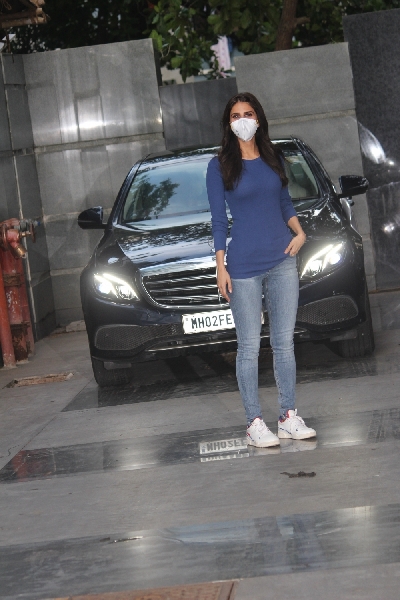 Mumbai: Actress Vaani Kapoor seen at Mumbai's Juhu on July 21, 2020. (Photo: IANS)