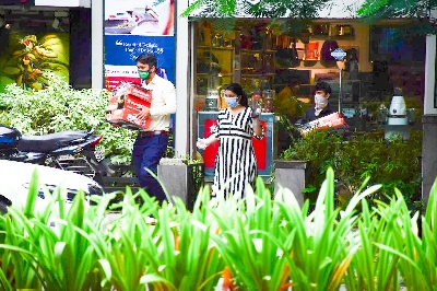 Mumbai: Indian film producer Charmi Kaur seen in Bandra on July 23, 2020. (Photo: IANS)