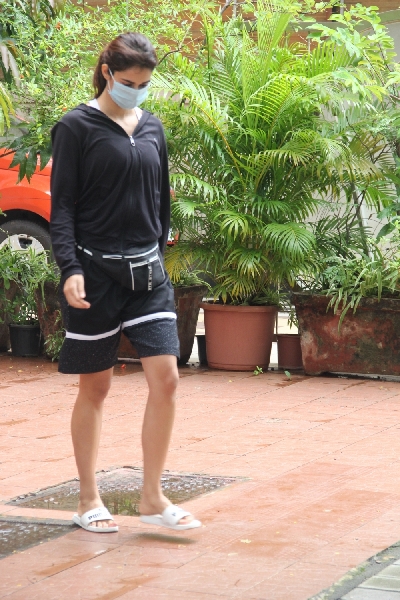 Mumbai: Actress Disha Patani seen in Mumbai's Bandra on July 24, 2020. (Photo: IANS)