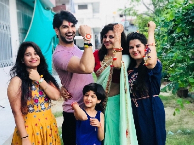 Rahul Sharma with his sisters